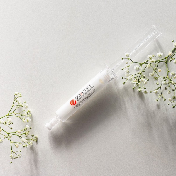 A sue pele é o Novo Luxo: o minimalismo inteligente com o Sérum Preenchedor